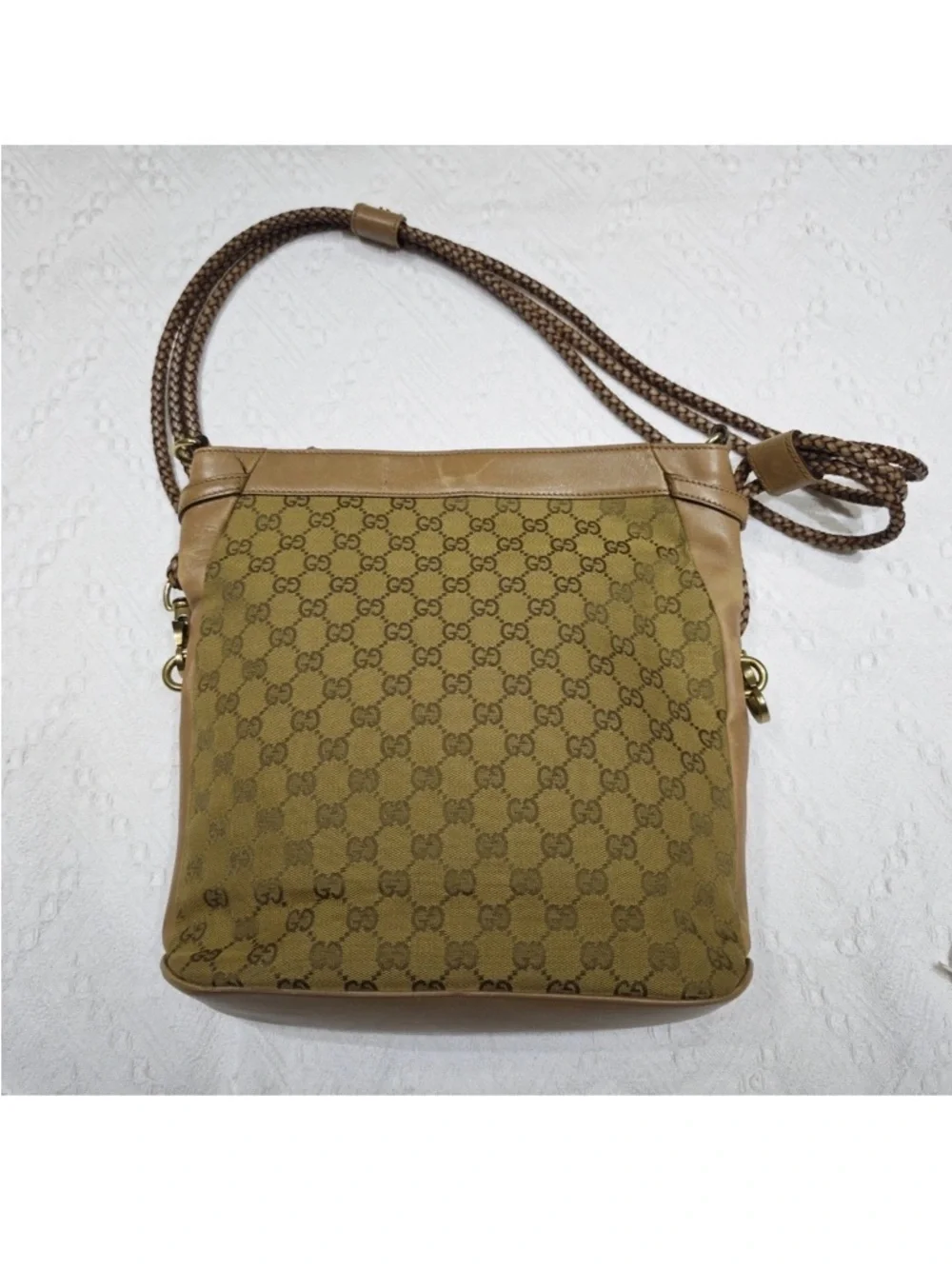 Vintage Gucci GG Canvas Braided Shoulder Bag in Very Good Condition - Picture 3 of 13